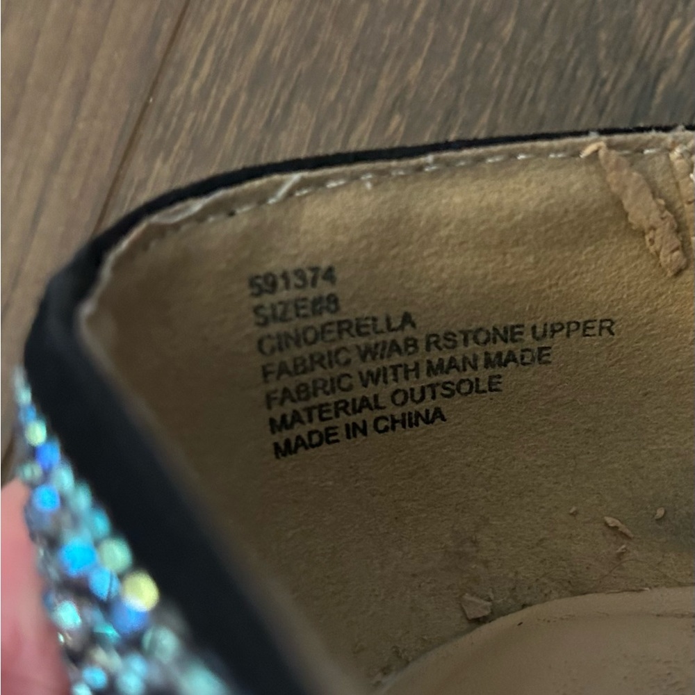 Women’s Rhinestone Pumps - Picture 4 of 4